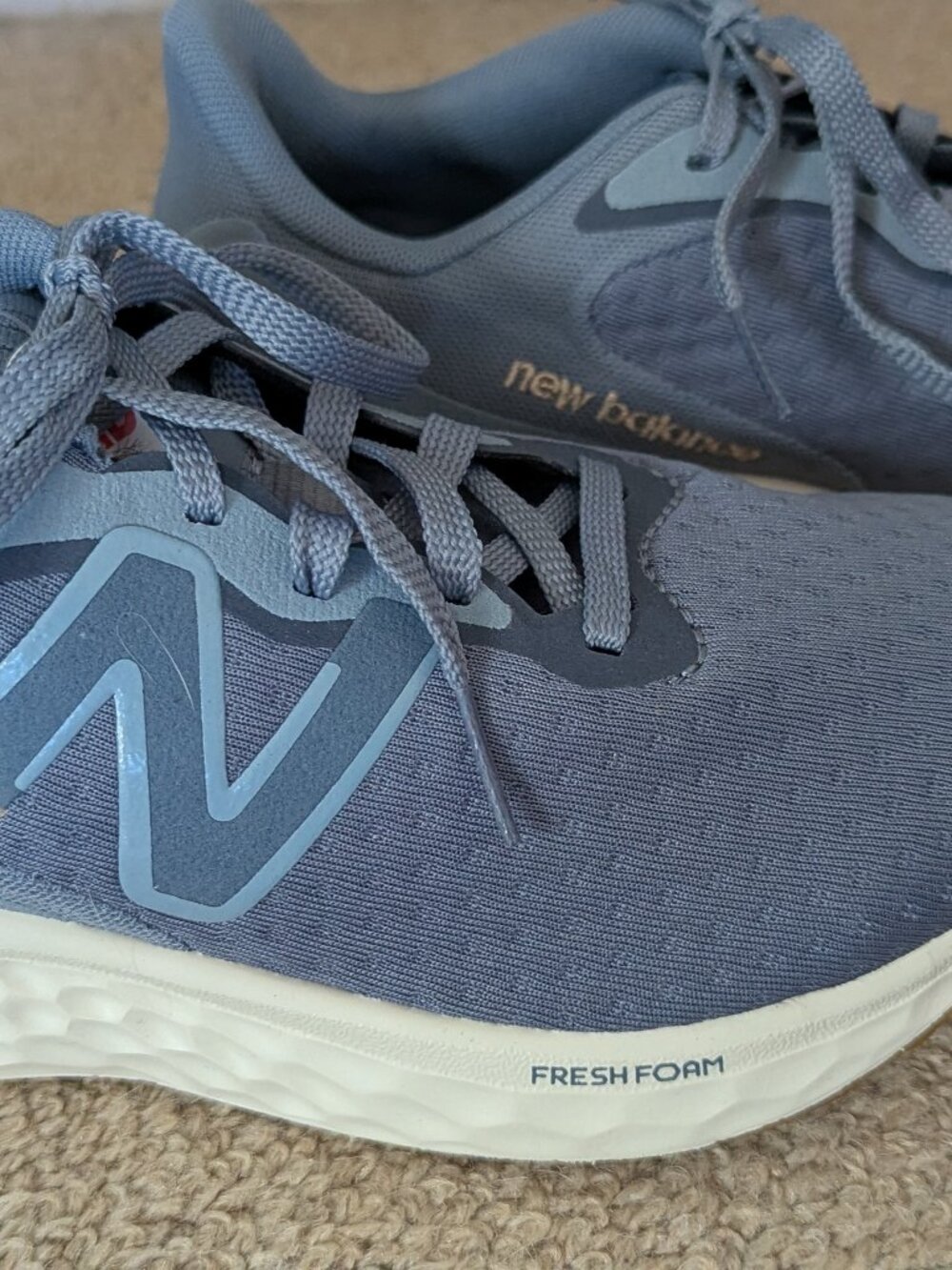 NWT New Balance Womens Running Shoe size 6.5 wide